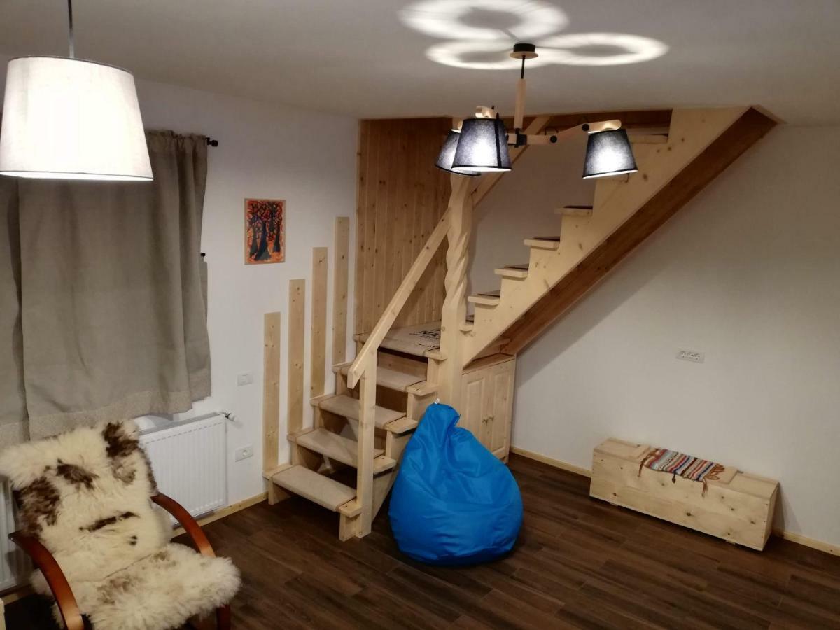 Zozo Hostel Brassó Kültér fotó