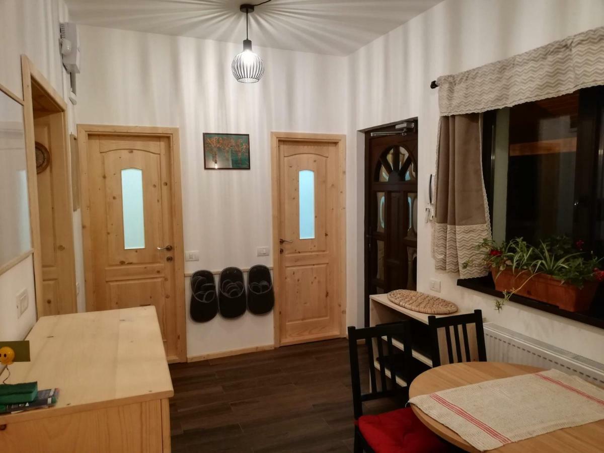 Zozo Hostel Brassó Kültér fotó